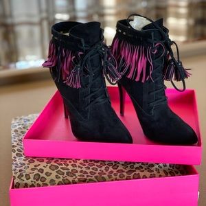 Betsey Johnson Tisha ankle boots